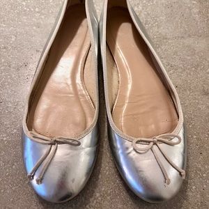 J crew ballet flats in silver all leather in 7.5